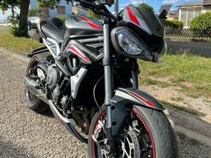 TRIUMPH STREET TRIPLE 765 RS
