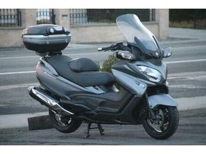 ② SUZUKI BURGMAN 650 EXÉCUTIF