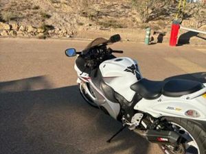 SUZUKI - GSX 1300R HAYABUSA