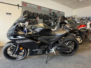 YAMAHA R3 *SCHWARZ* A2*EURO5+*