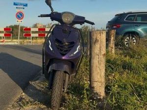 ZIP 80CC TE KOOP MOET SNEL WEG STAAT IN DE WEG — SCOOTERS | PIAGGIO — MARKTPLAATS
