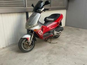 GILERA RUNNER 180CC DUITS MOTOR SCOOTER 2T 180 — SCOOTERS | YAMAHA — MARKTPLAATS
