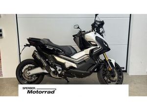 HONDA X-ADV 750 MIT AKRAPOVIC AUSPUFF
