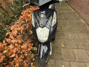 SYM ORBIT SNORSCOOTER MET KENTEKEN — SCOOTERS | SYM — MARKTPLAATS