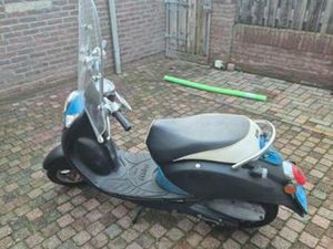 SYM MIO BLAUW ZWART — SCOOTERS | SYM — MARKTPLAATS