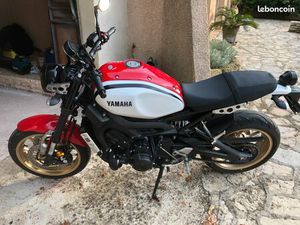 YAMAHA XSR 900