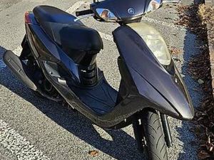 YAMAHA VITY 125 CANTON TESSIN -