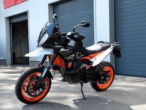 ② KTM 890 SMT