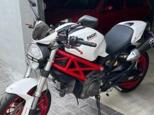 DUCATI - MONSTER 696