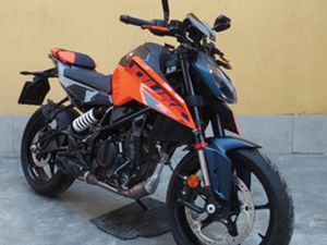 KTM DUKE 125 2024