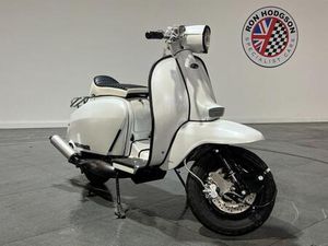 1964 LAMBRETTA LI WHITE ROCKET IL MISSILE BIANCO DL CUSTOM UNLISTED PETROL MANUAL