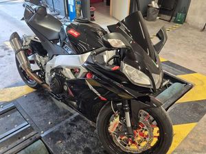 APRILIA RSV4