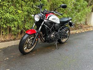 YAMAHA XSR 700