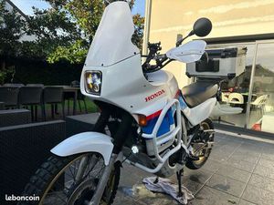 HONDA TRANSALP 600 - RESTAURÉ À NEUF
