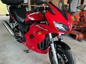 YAMAHA FZS 600 FAZER