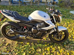YAMAHA XJ6