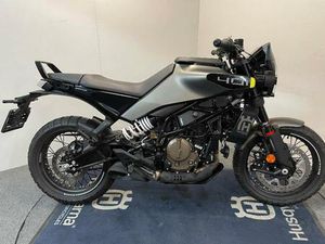 ② HUSQVARNA SVARTPILEN 401 MY'24 REF. LS 3260