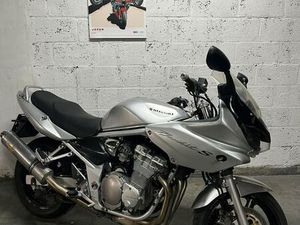 ② SUZUKI GSF 600 AVEC BANDIT