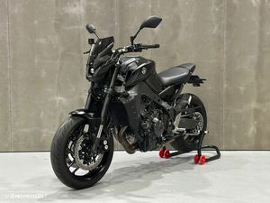 YAMAHA MT-09
