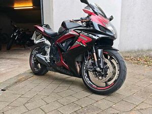 SUZUKI GSX-R 750 K6/K7 MOTORRAD SUPERSPORT SELTEN ROT