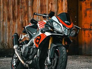 APRILIA TUONO V4 RR