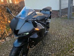 HONDA CBR600RR (UNFALLMOTORRAD)