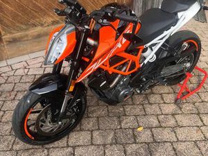 KTM DUKE 390