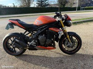 TRIUMPH SPEED TRIPLE 1200 RS