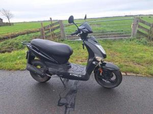 KYMCO AGILITY 45KM BROMSCOOTER 2016 MOOIE STAAT — SCOOTERS | KYMCO — MARKTPLAATS