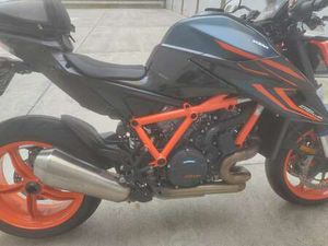 SUPER DUKE R EVO