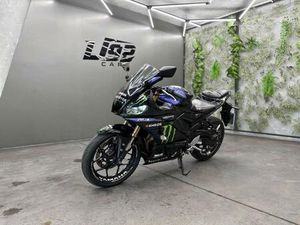 YAMAHA YZF R-3 321/ABS