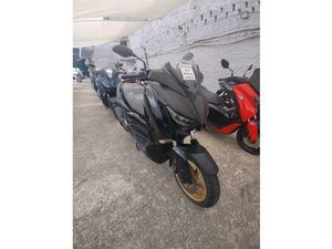 YAMAHA XMAX 250