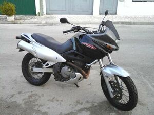 SUZUKI XF 650 FREEWIND ANO 1998 REVISAO FEITA RECENTEMENTE QUINTA DO CONDE