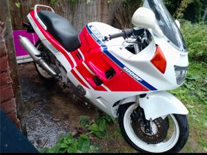 HONDA CBR 1000F