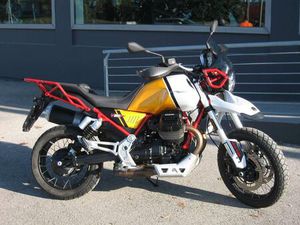 VENDO MOTO GUZZI V85 TT EVOCATIVE GRAPHICS (2021 - 23) USATA A VILLORBA (CODICE 9895696) -