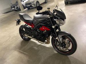 TRIUMPH STREET TRIPLE 675 R