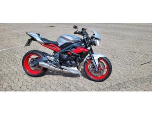 TRIUMPH STREET TRIPLE RX 675