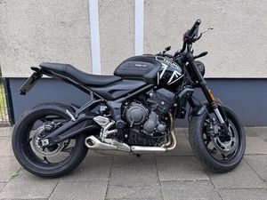 TRIUMPH TRIDENT 660