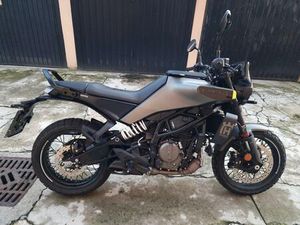 VENDO HUSQVARNA SVARTPILEN 125 (2024 - 25) USATA A SEGRATE (CODICE 9895516) - MOTO.IT