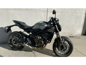 2025 HONDA® CB650R E-CLUTCH