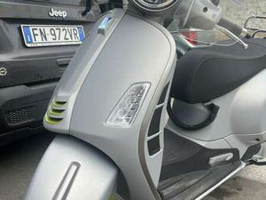 VESPA GTS SUPER TECH 300 GRIGIO