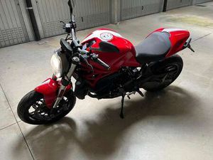 DUCATI MONSTER 821 ROSSO