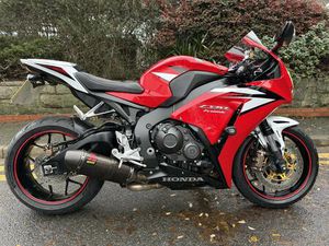 HONDA CBR1000RR FIREBLADE 999 CC