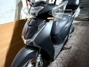 VENDO HONDA SH 150 I (2017 - 19) USATA A CATANIA (CODICE 9895955) - MOTO.IT