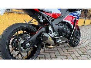 VENDO HONDA CBR 1000 RR FIREBLADE (2012 - 16) USATA A CANTU' (CODICE 9895353) - MOTO.IT