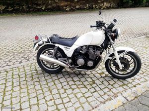 YAMAHA XJ 750