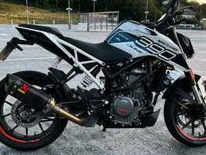 A2 KTM DUKE 390 AKRAPOVIC