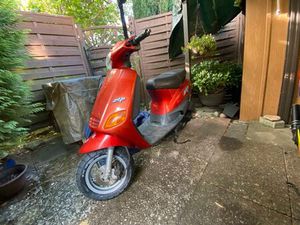 PIAGGIO ZIP SSL 50 - MOTOR ÜBERHOLT, NEUE REIFEN