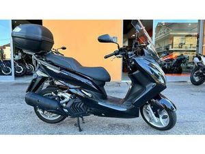 VENDO YAMAHA MAJESTY 125 S (2014 - 16) USATA A PESCARA (CODICE 9895634) - MOTO.IT