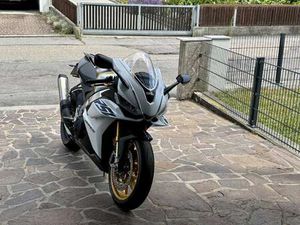 APRILIA RSV4